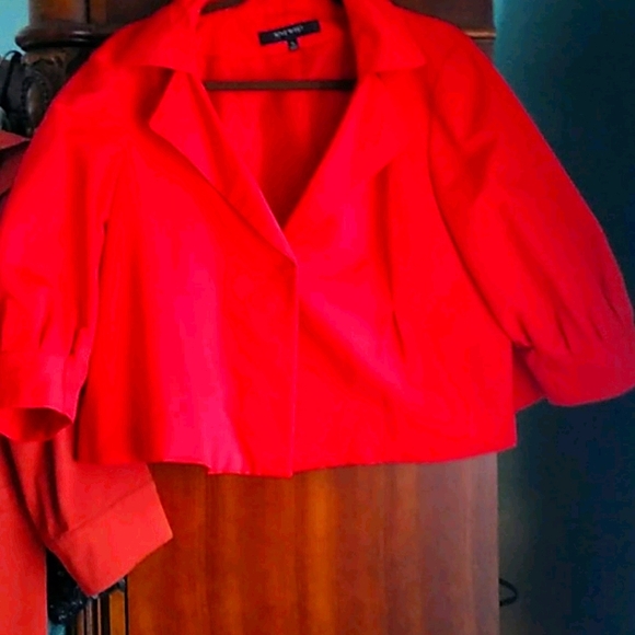 Cropped 3/4 Sleeve Jacket